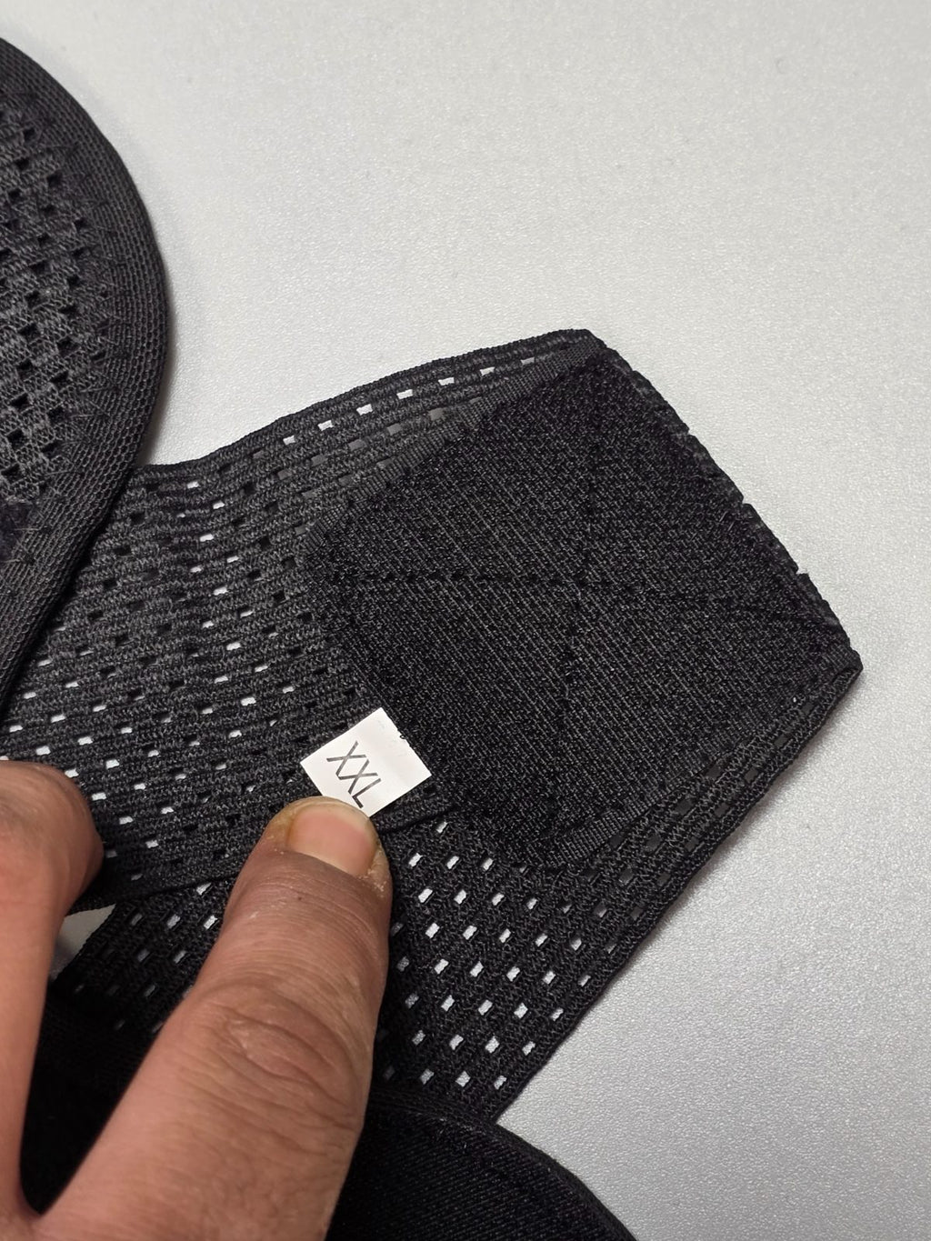 KF01 XXL Knee Support Black — photograph 3