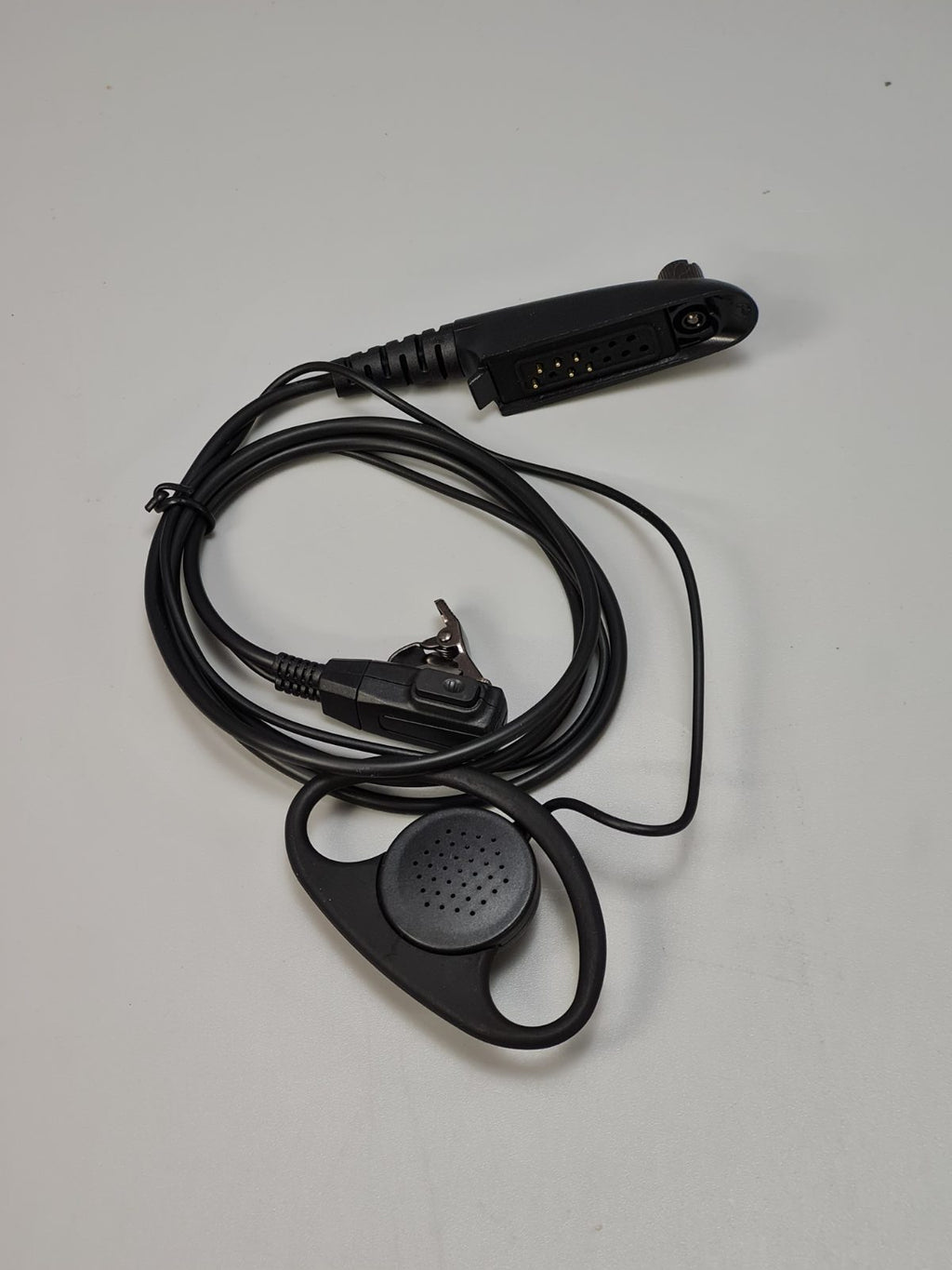 D shape earpiece for CB Radios — photograph 1