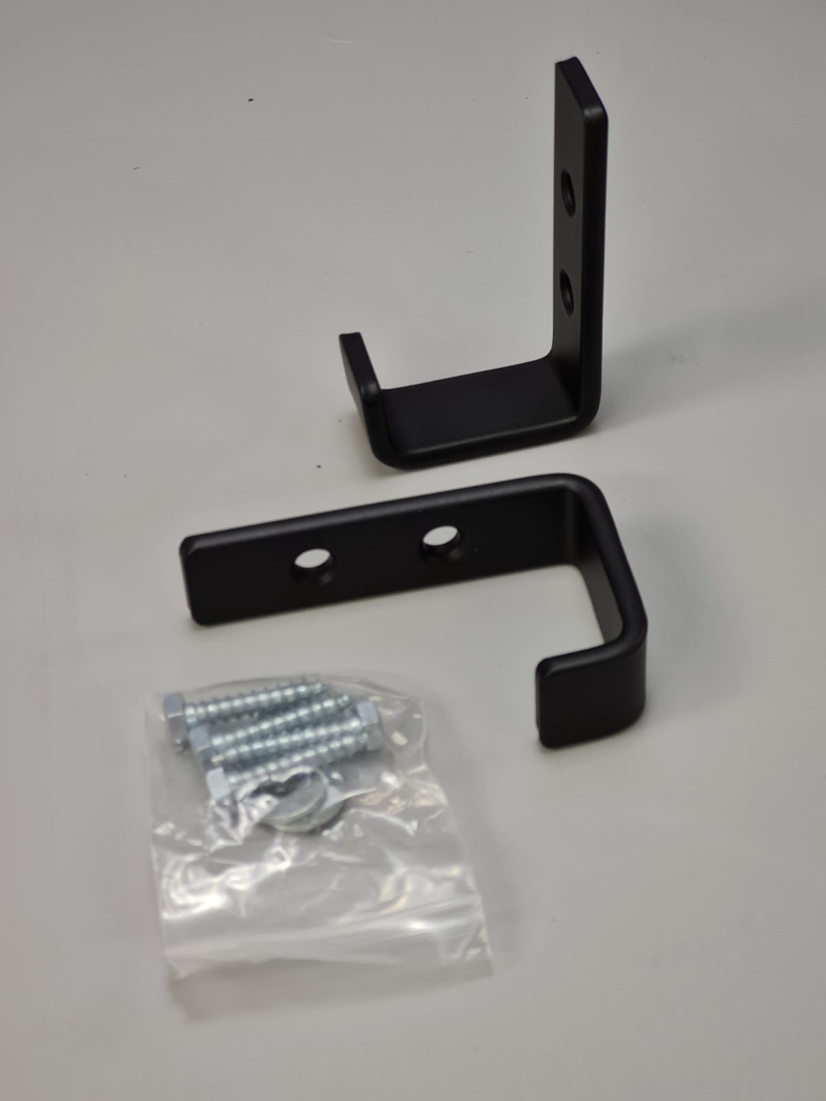 C hook / hanger — photograph 12