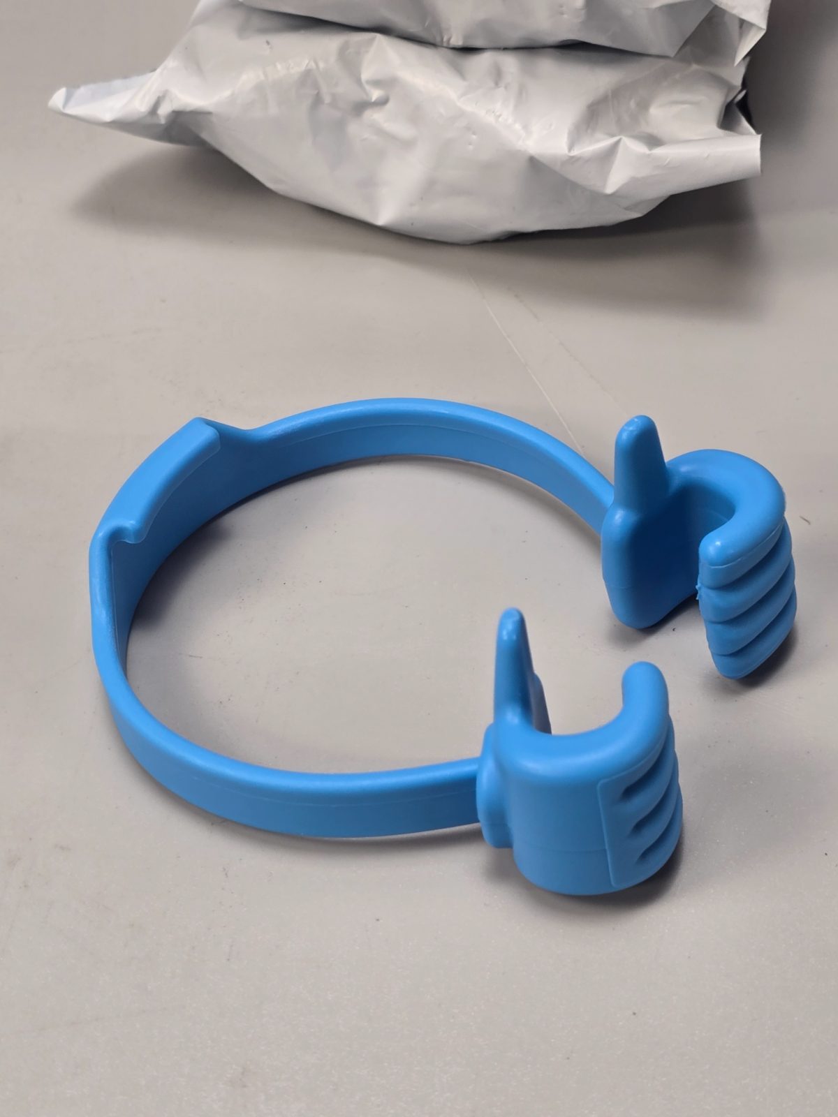 3x Thumb Up Phone Holders 2 pack - Blue — photograph 2