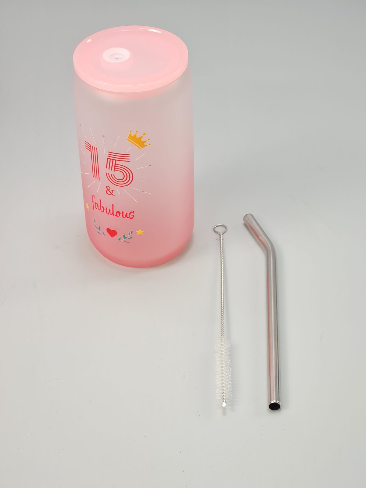 Glass Mug with Lid and Straw — photograph 1