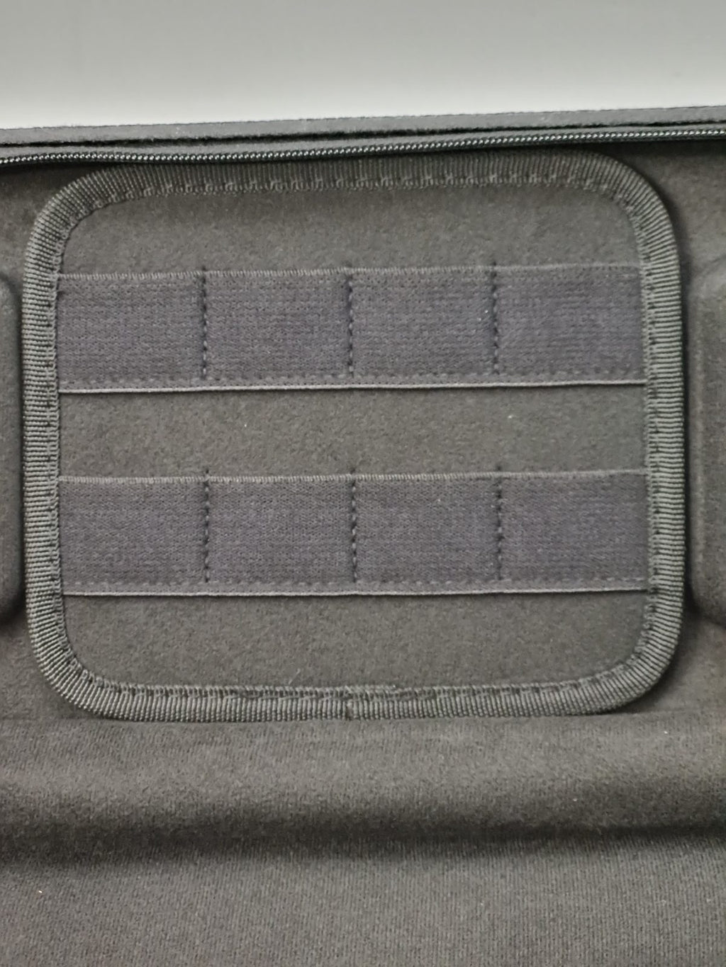 Switch 2 Slim Felt Hard Case — photograph 3