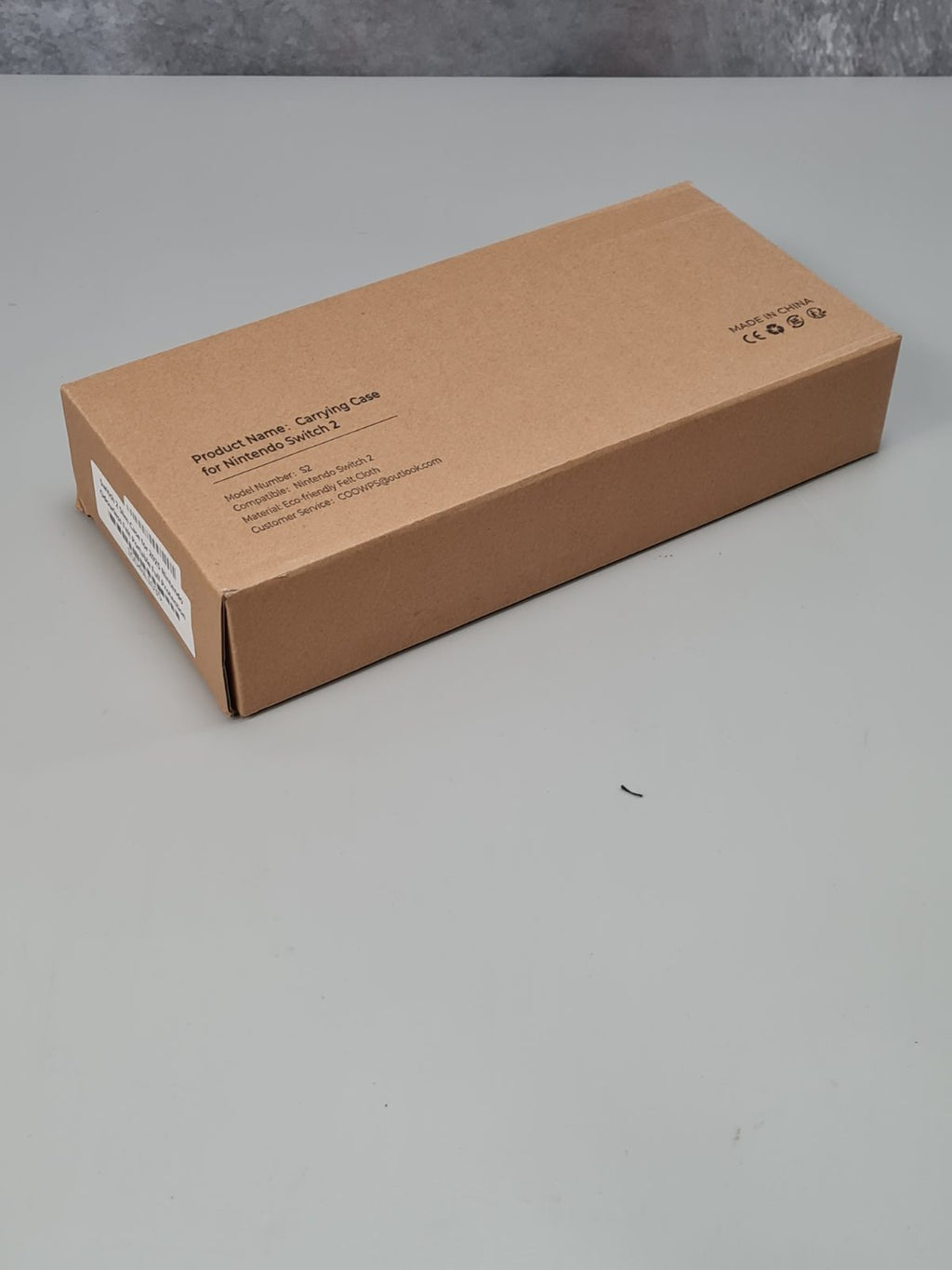 Switch 2 Slim Felt Hard Case — photograph 4