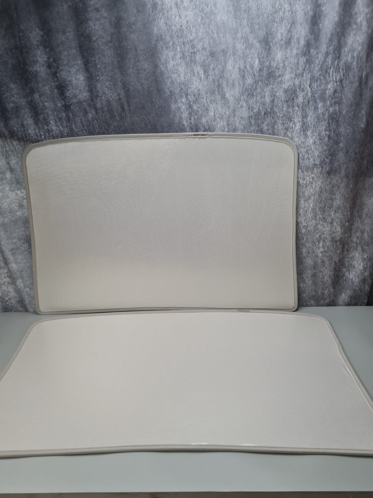 Tesla model Y sunshade — photograph 1