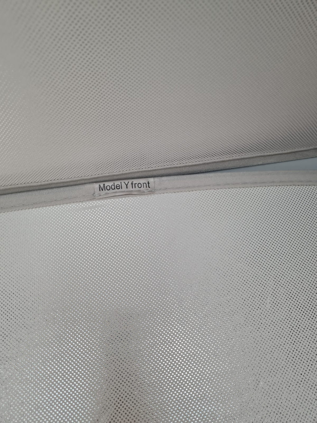 Tesla model Y sunshade — photograph 3