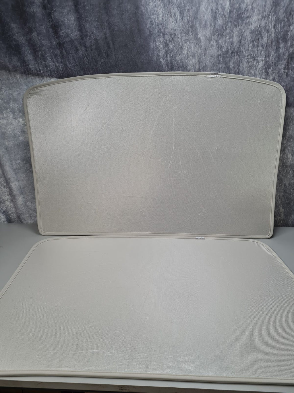 Tesla sunshade model 3/Y — photograph 2
