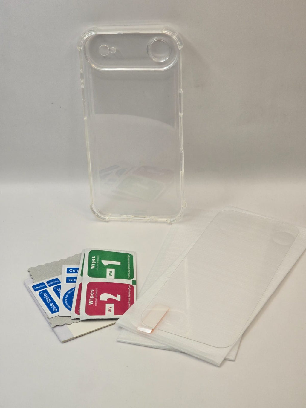 Google Pixel 8 - Clear case + 2 screen protectors — photograph 1