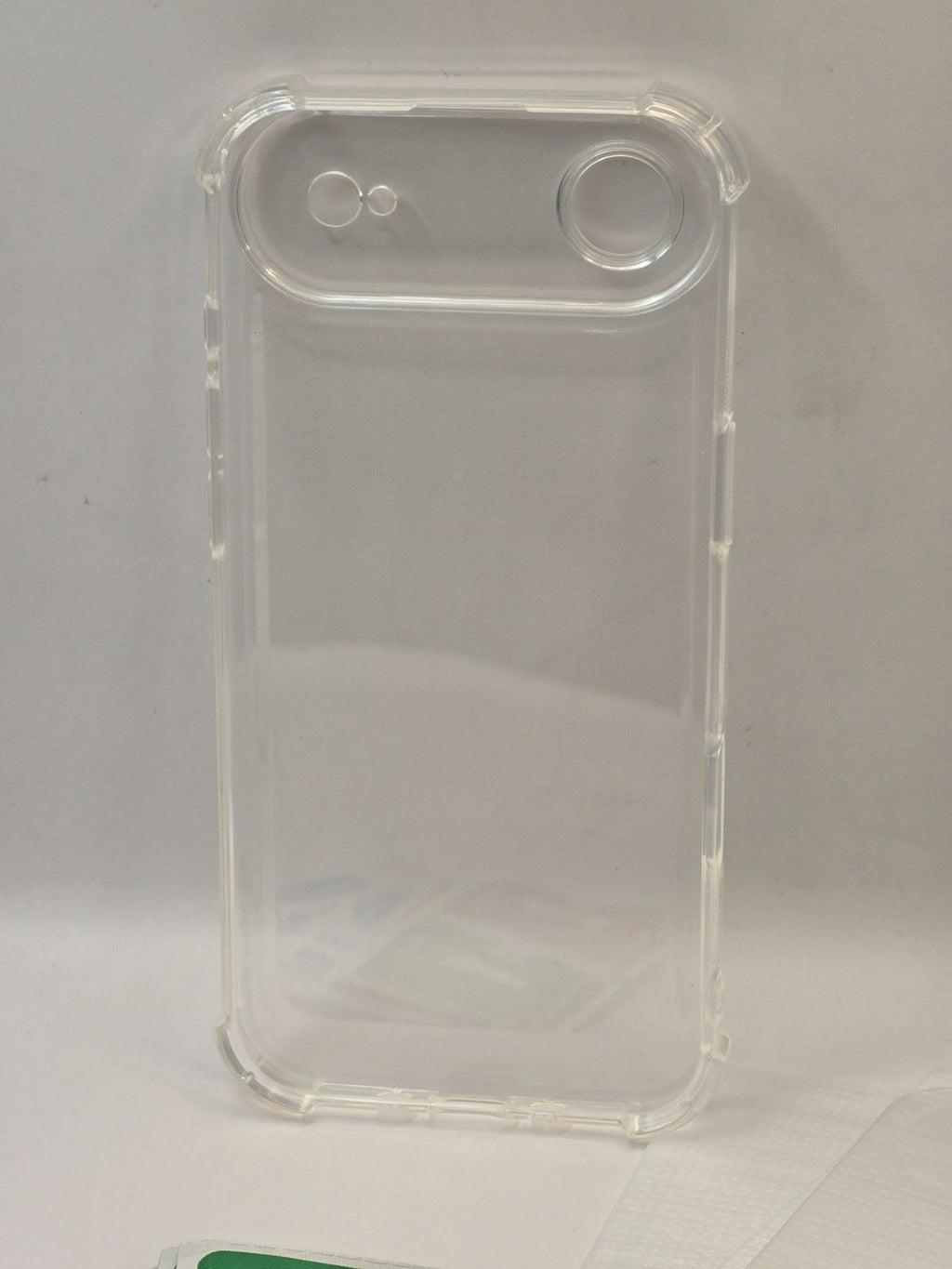 Google Pixel 8 - Clear case + 2 screen protectors — photograph 2