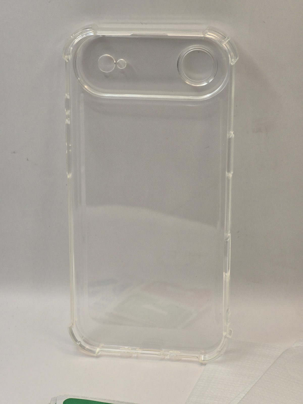 Google Pixel 8 - Clear case + 2 screen protectors — photograph 2