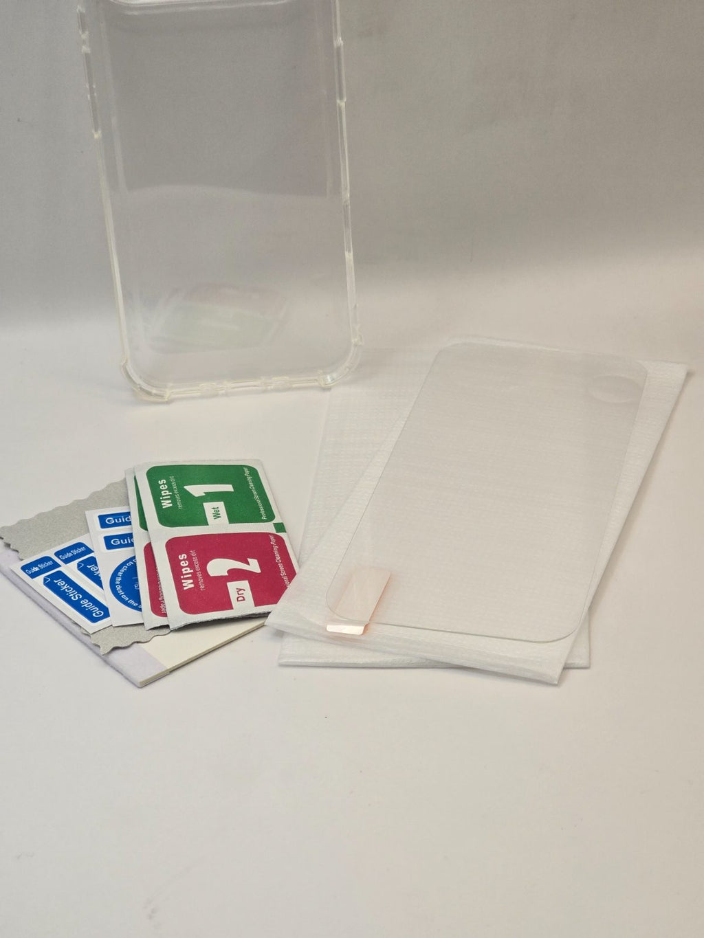 Google Pixel 8 - Clear case + 2 screen protectors — photograph 3
