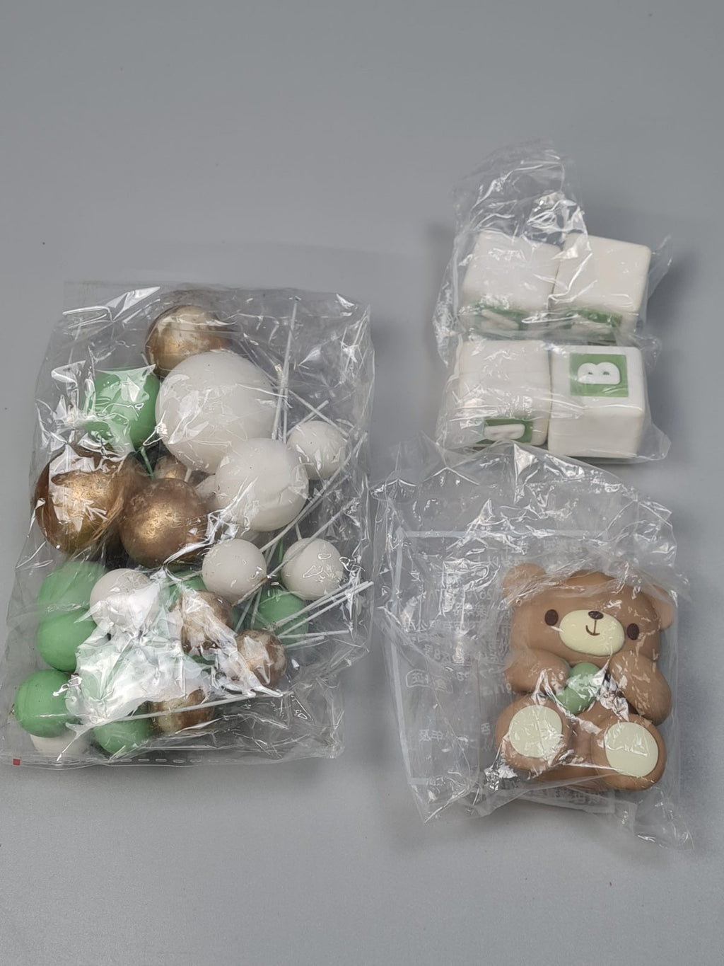 Various decorations — photograph 1