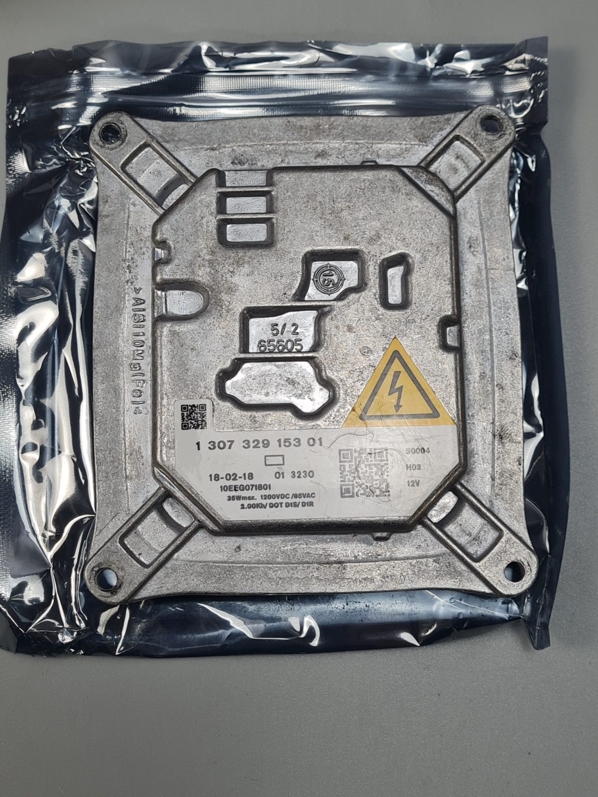 Xenon HID Ballast Headlight Control Module 63117182520 For E90 E92 E93 — photograph 1