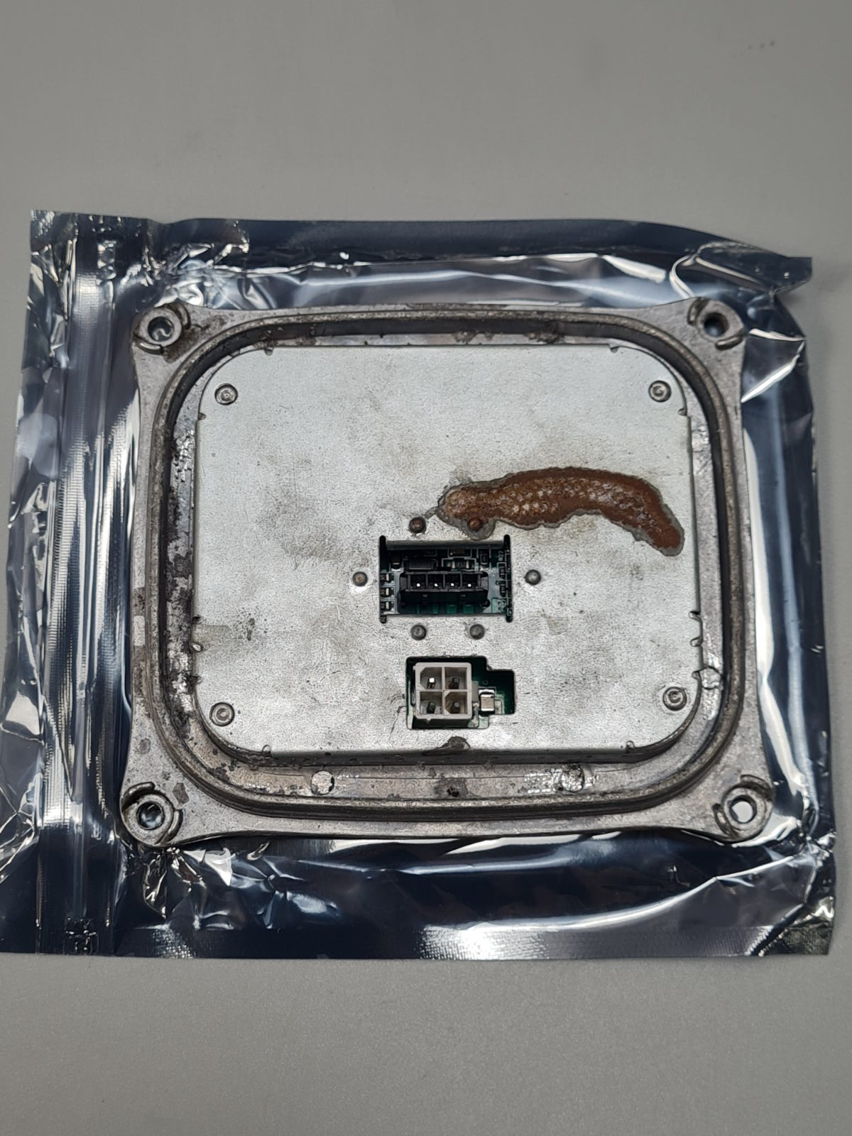 Xenon HID Ballast Headlight Control Module 63117182520 For E90 E92 E93 — photograph 3
