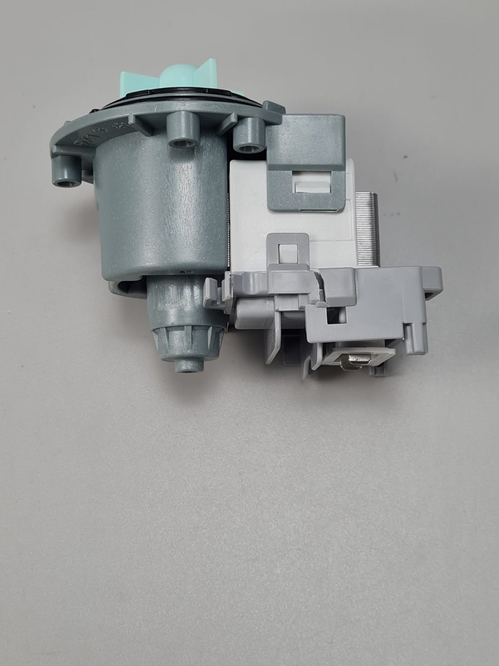 Washing machine drain pump motor — photograph 1