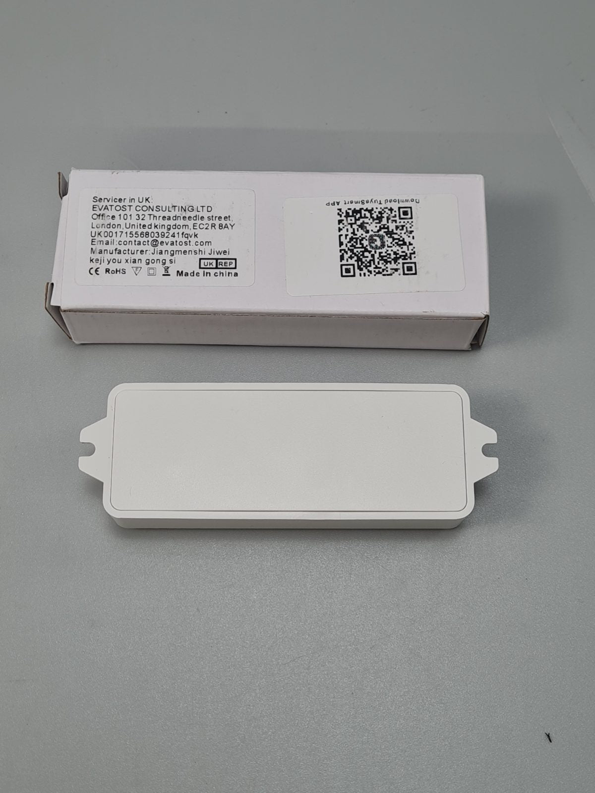 SMART WIFI LED CONTROLLER — photograph 2