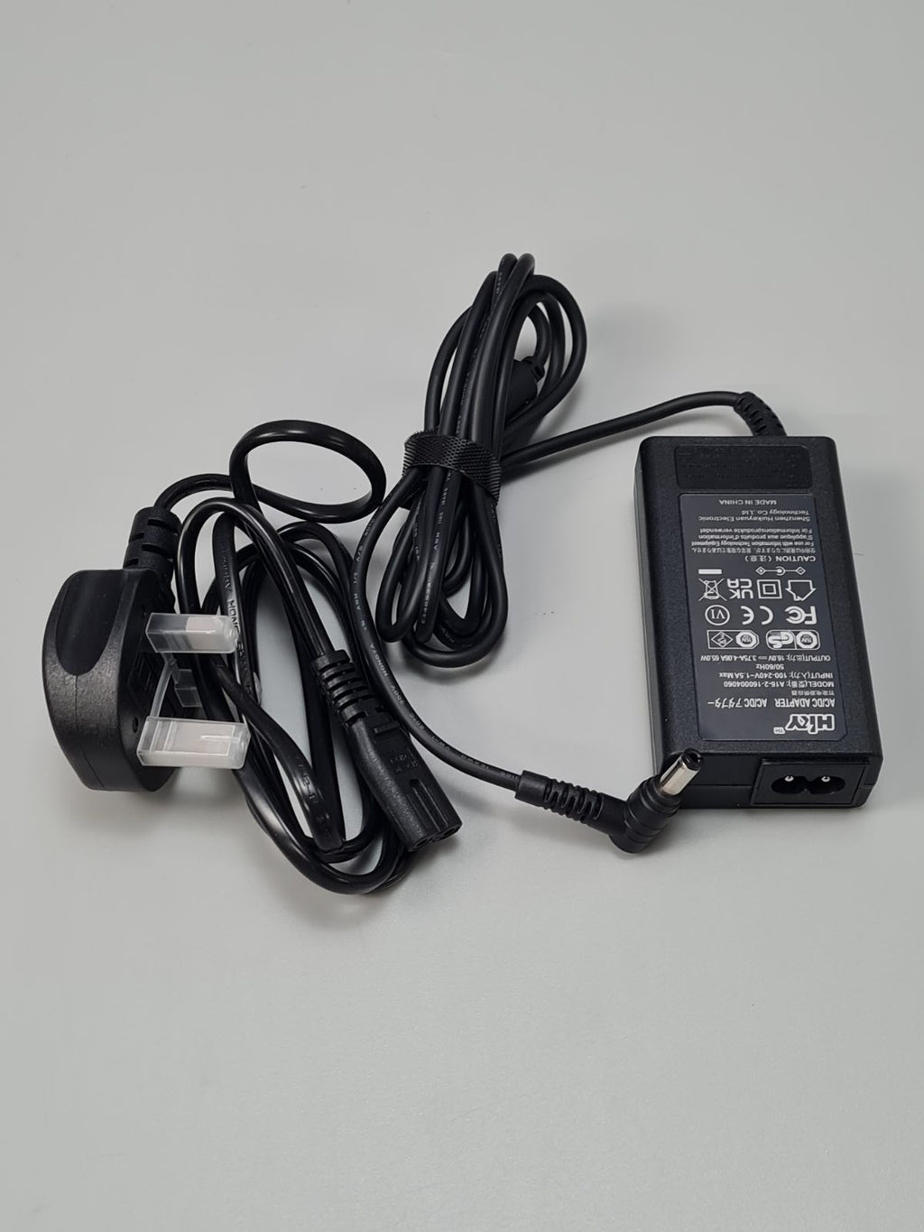 AC/DC adapter 240V 1.5A max — photograph 3