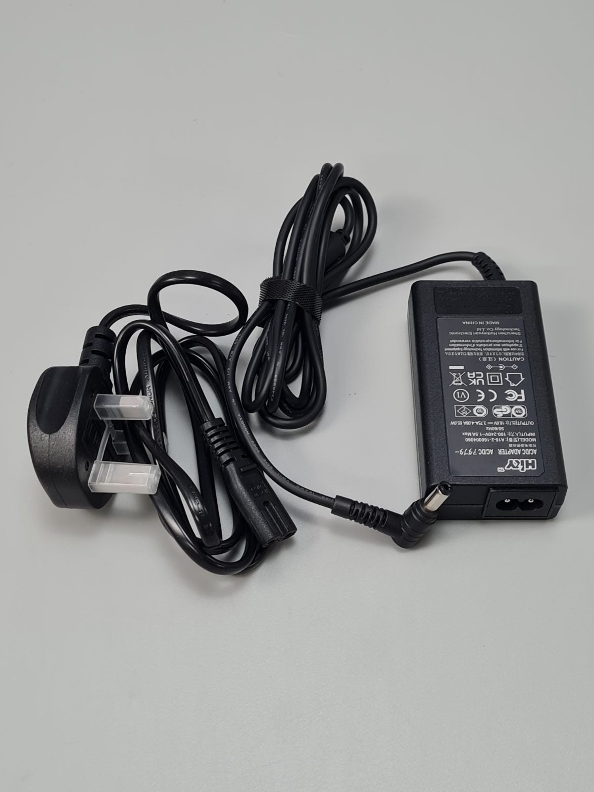 AC/DC adapter 240V 1.5A max — photograph 3