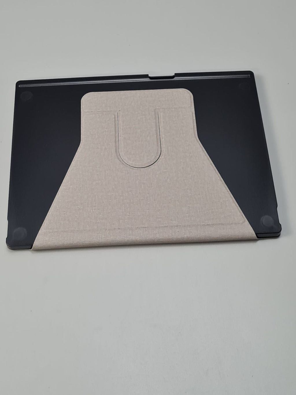 Case for reMarkable e-readers in gray — photograph 2