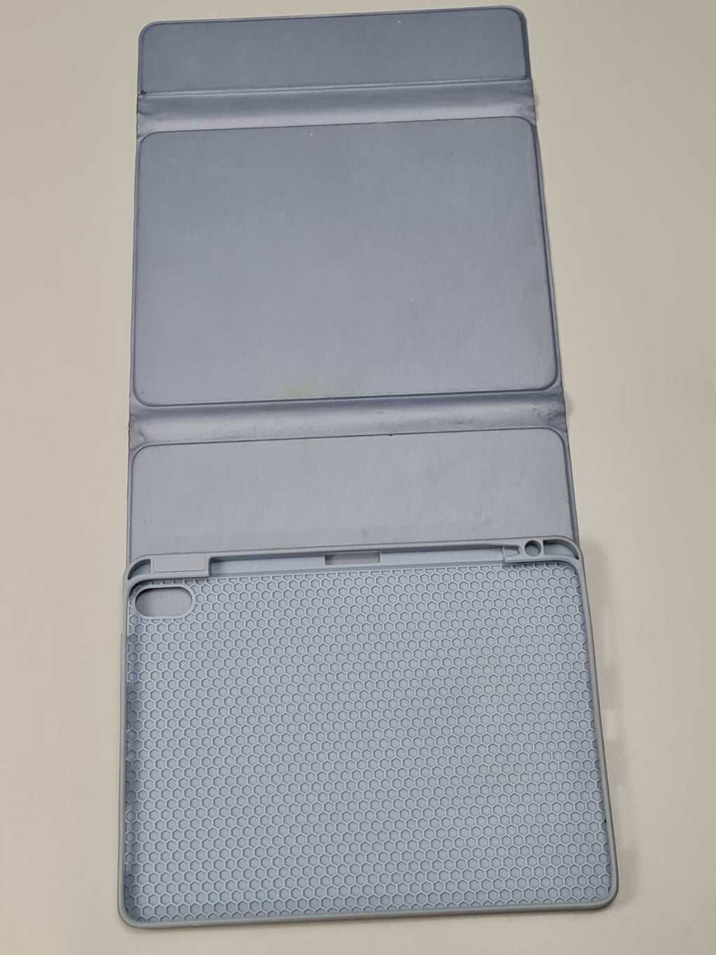 Tablet case unknown capacity — photograph 3