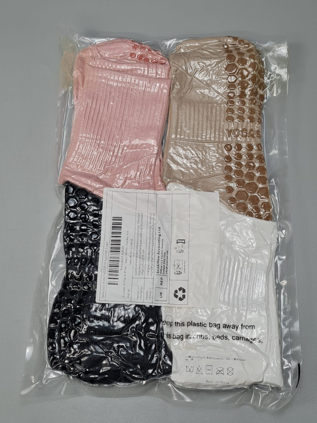 4 pairs of socks size 3-6 — photograph 1