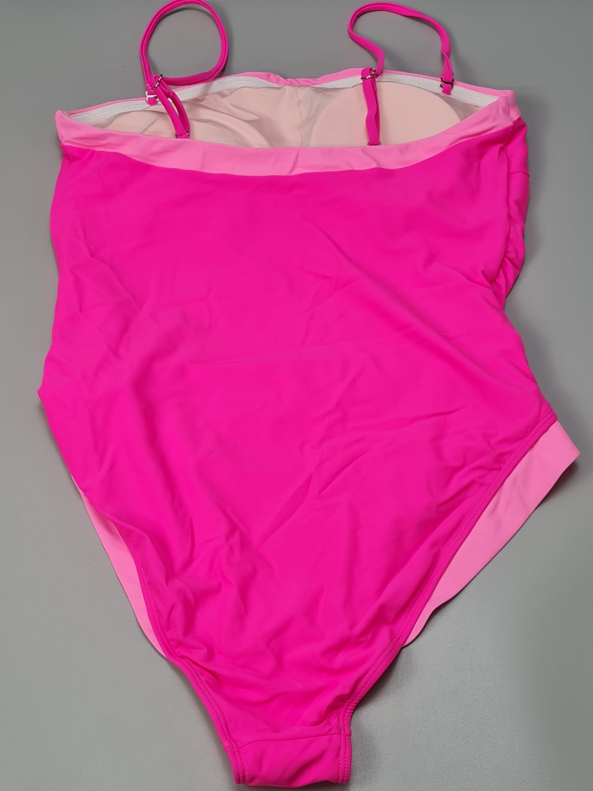 Ladies pink swimming costume — photograph 2