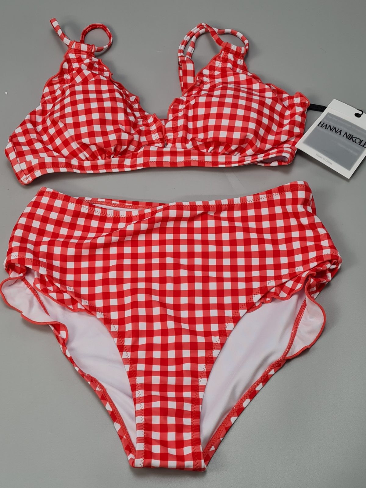 Ladies red and white bikini — photograph 1