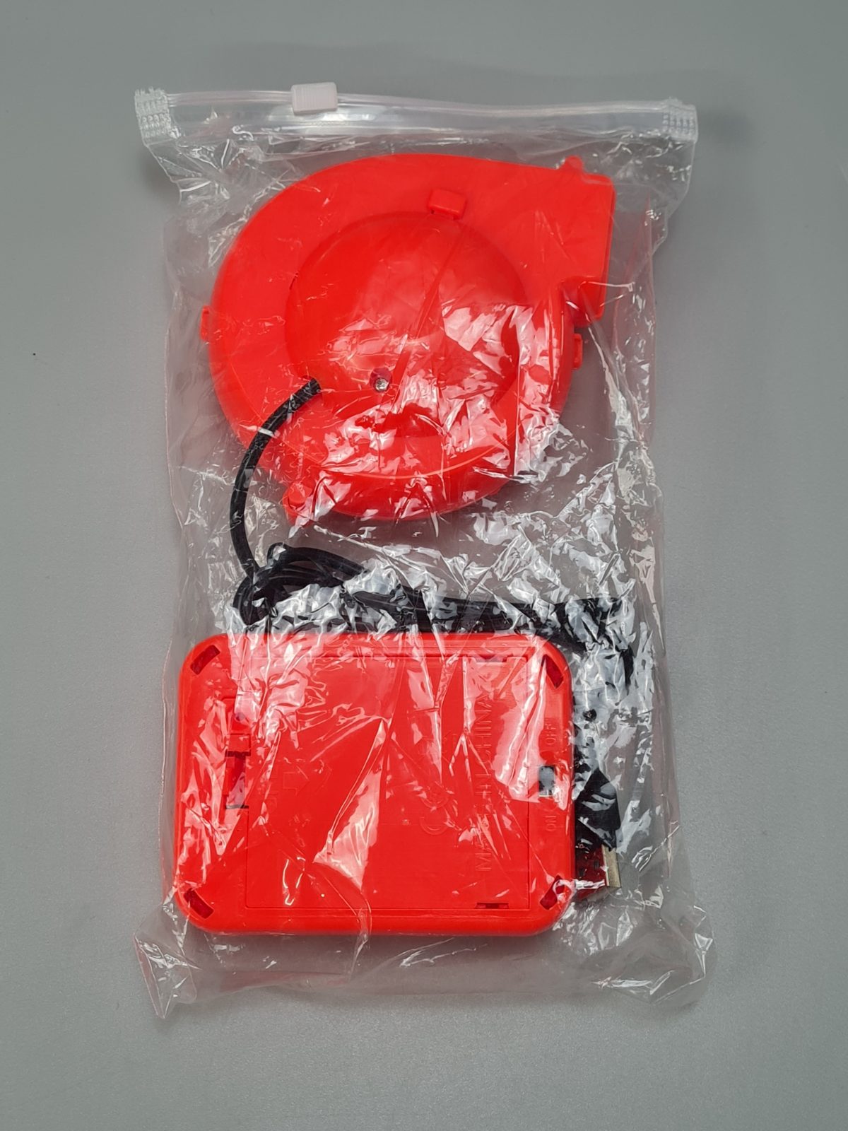 Inflatable alien costume — photograph 3