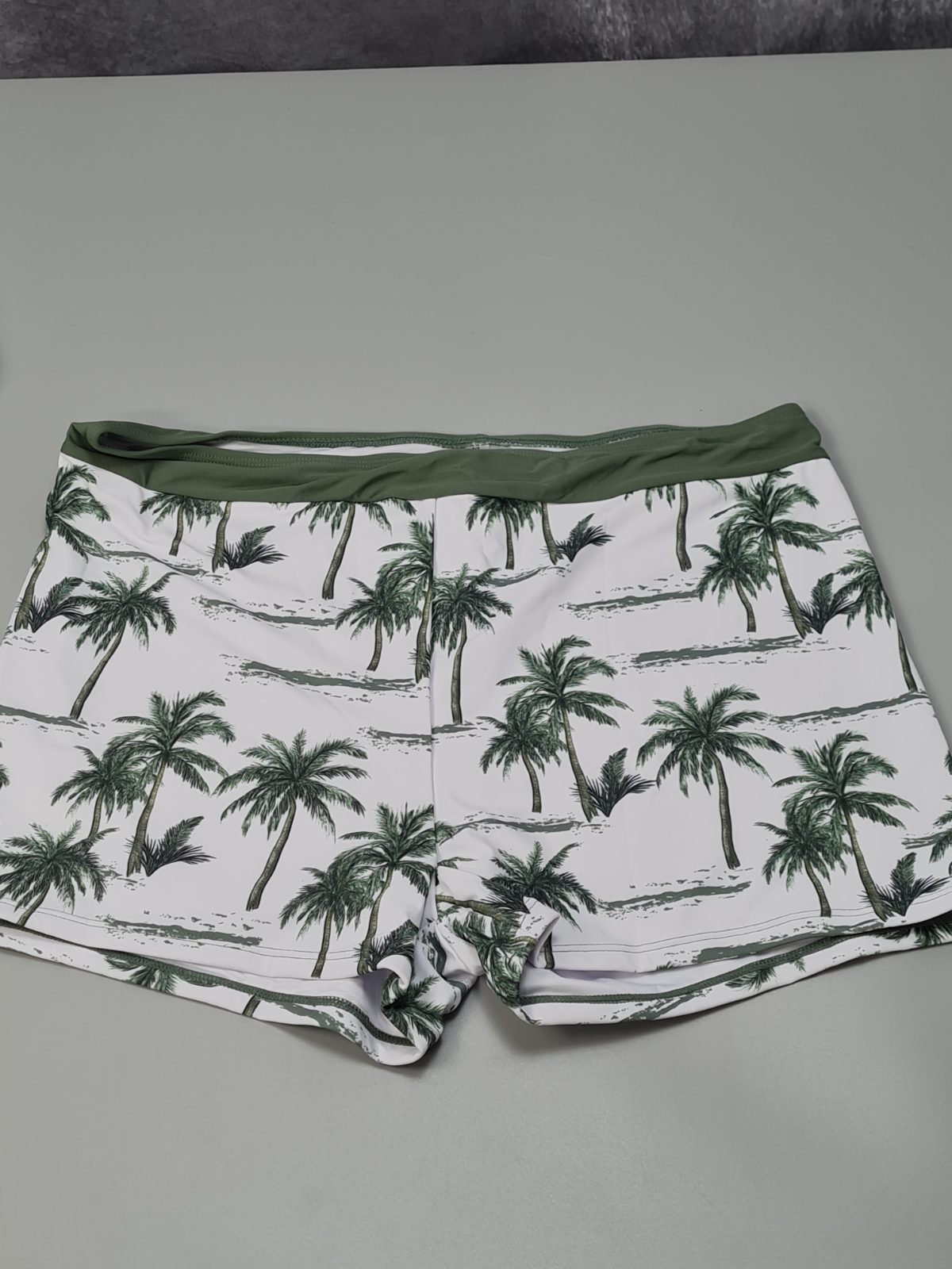 Ladies green and white bikini size XL — photograph 2
