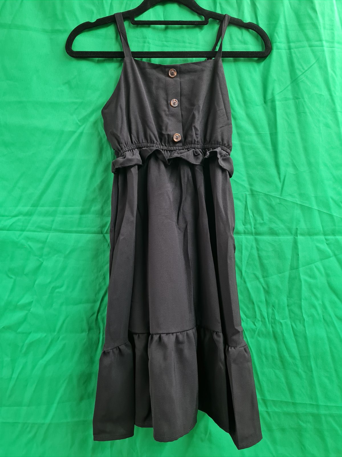 Girl's black casual dress size 7 years — photograph 1