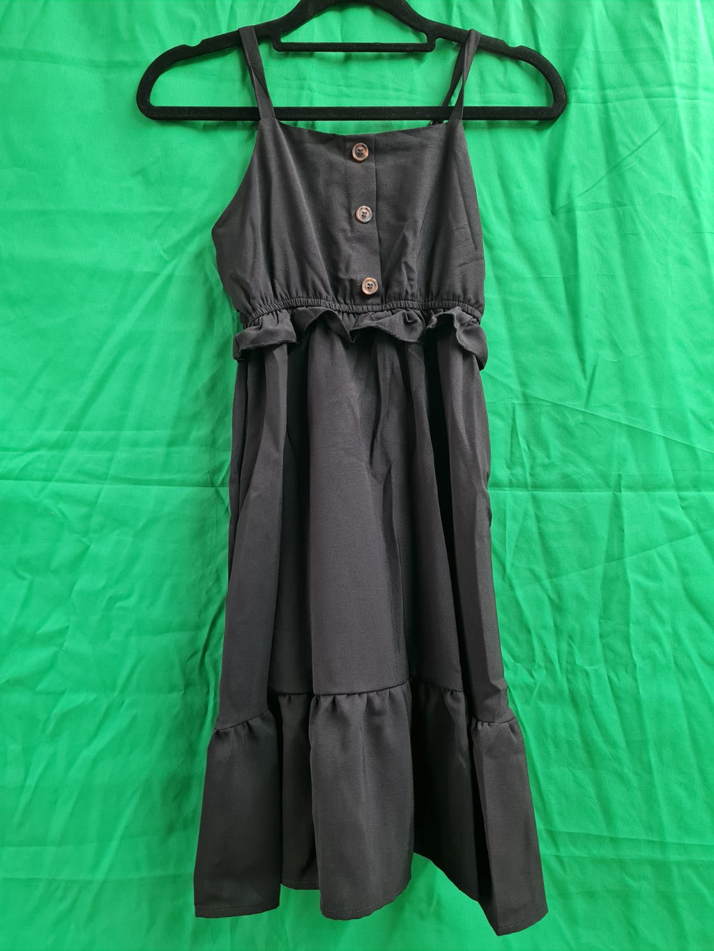 Girl's black casual dress size 7 years — photograph 1