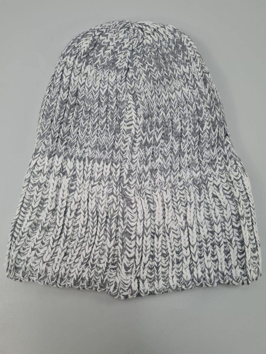 Light grey beanie hat — photograph 3