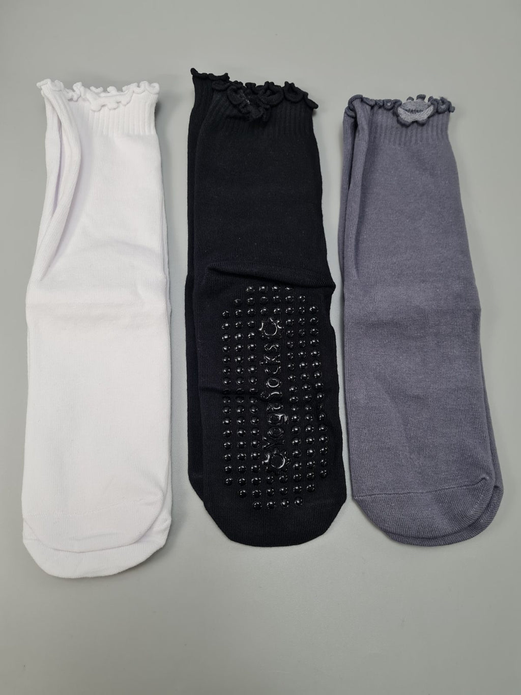3 pairs of yoga socks — photograph 2
