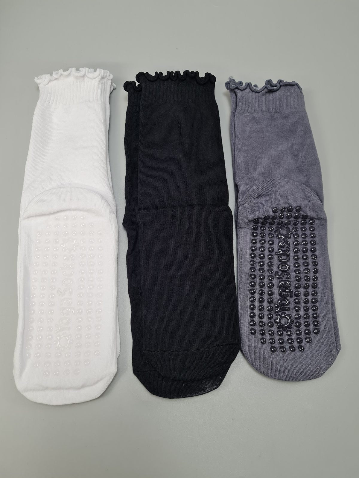 3 pairs of yoga socks — photograph 3