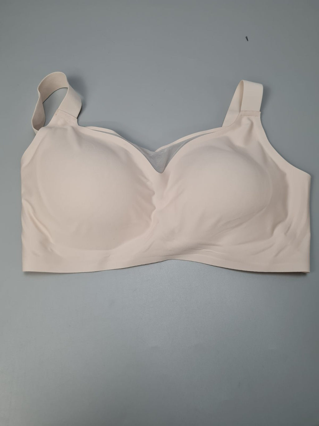 Ladies nude bra size 4XL — photograph 1