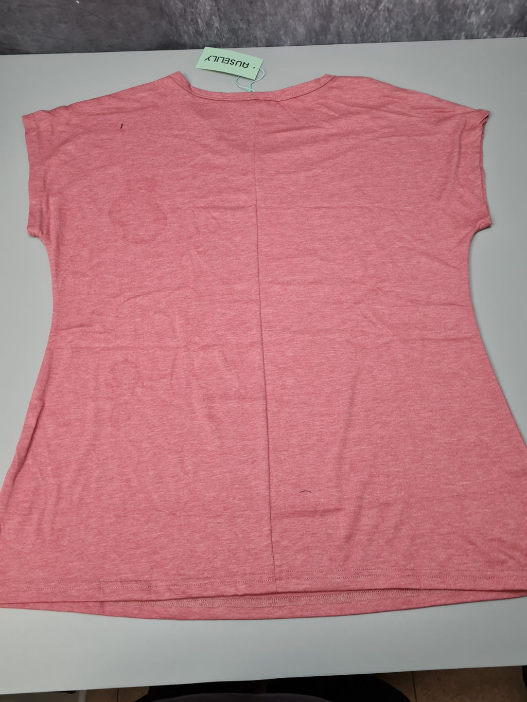 Ladies pink T-shirt size L — photograph 3