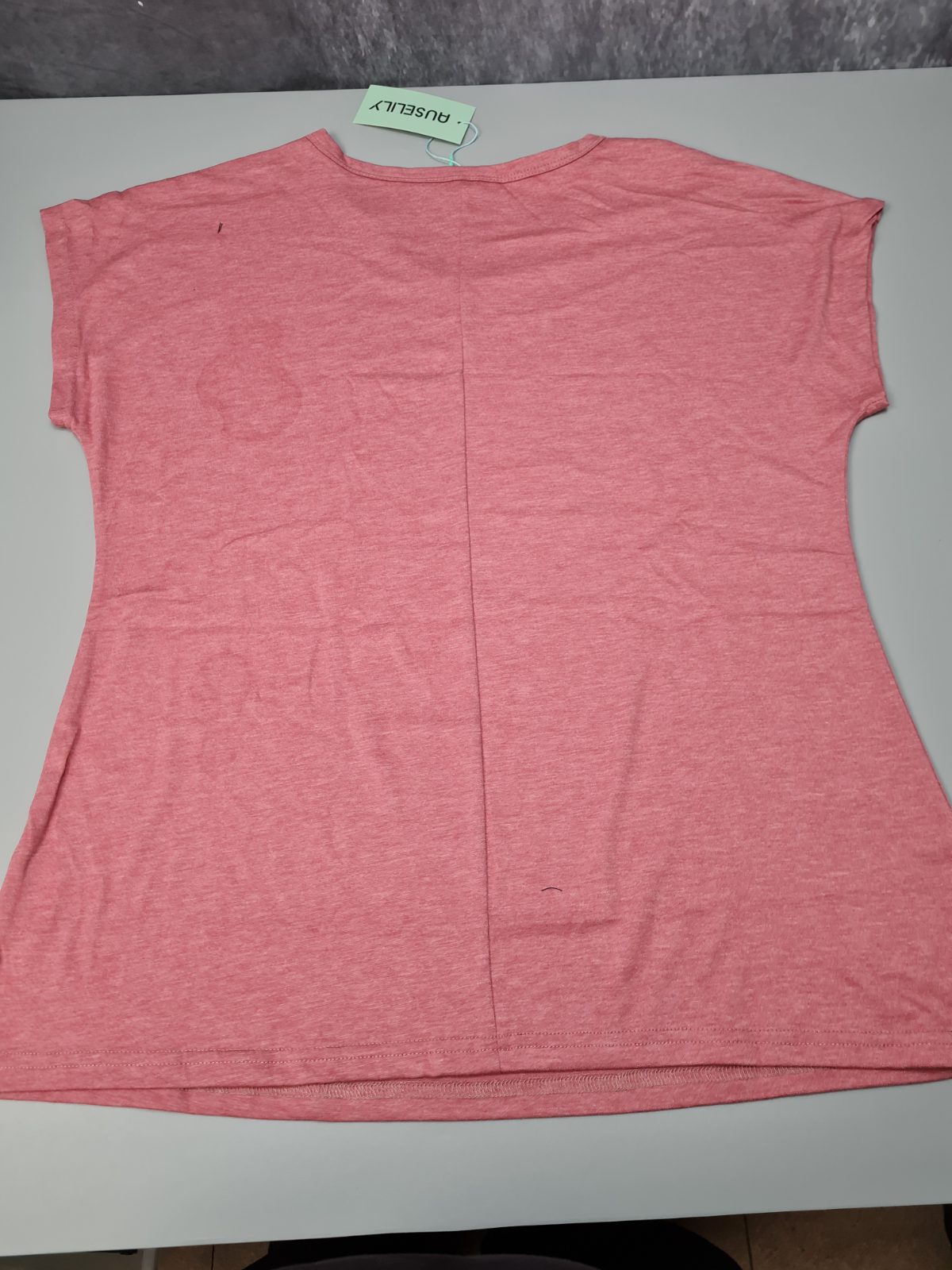 Ladies pink T-shirt size L — photograph 3