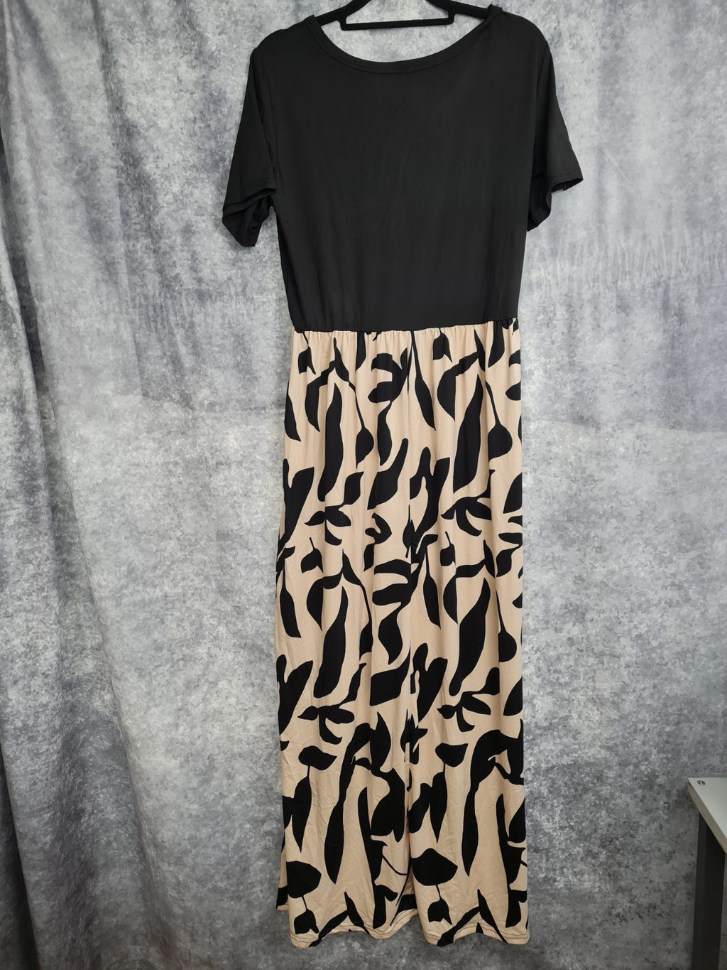 Ladies black and apricot dress size M — photograph 2
