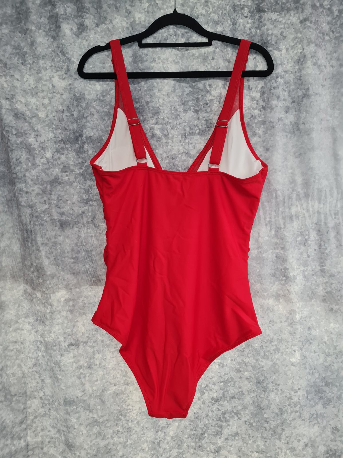 Ladies red swimming costume size L — photograph 2
