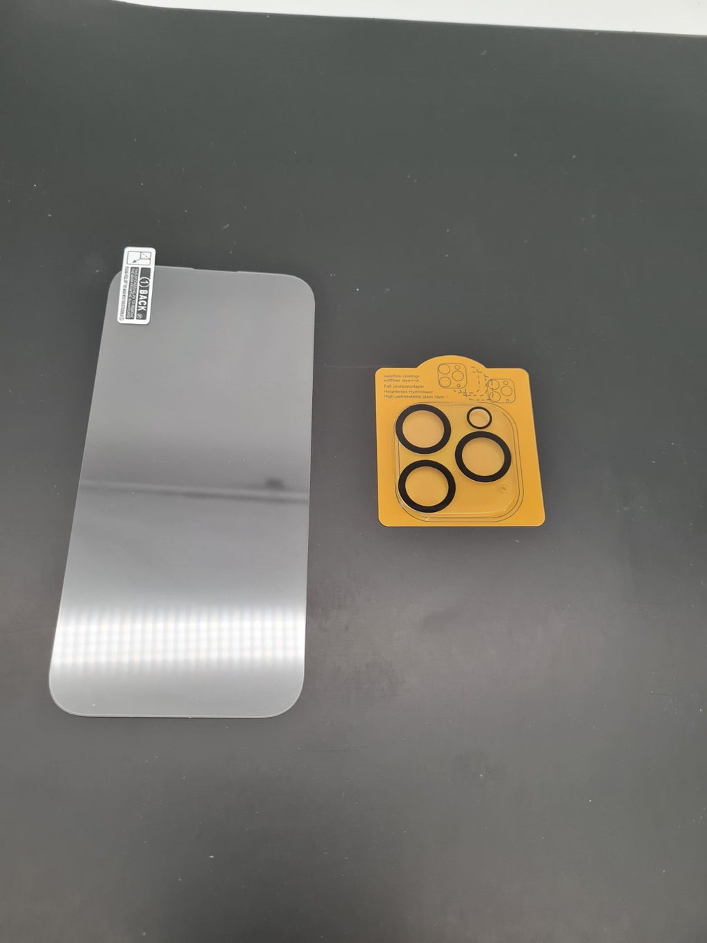 Tempered glass screen protector for Iphone 14 Pro — photograph 3