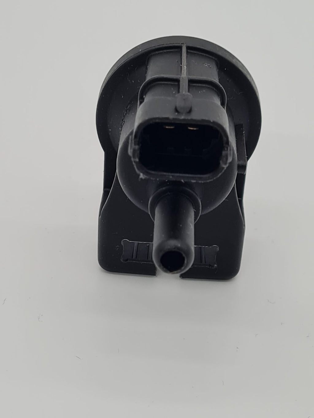 EVAP canister purge solenoid valve — photograph 3