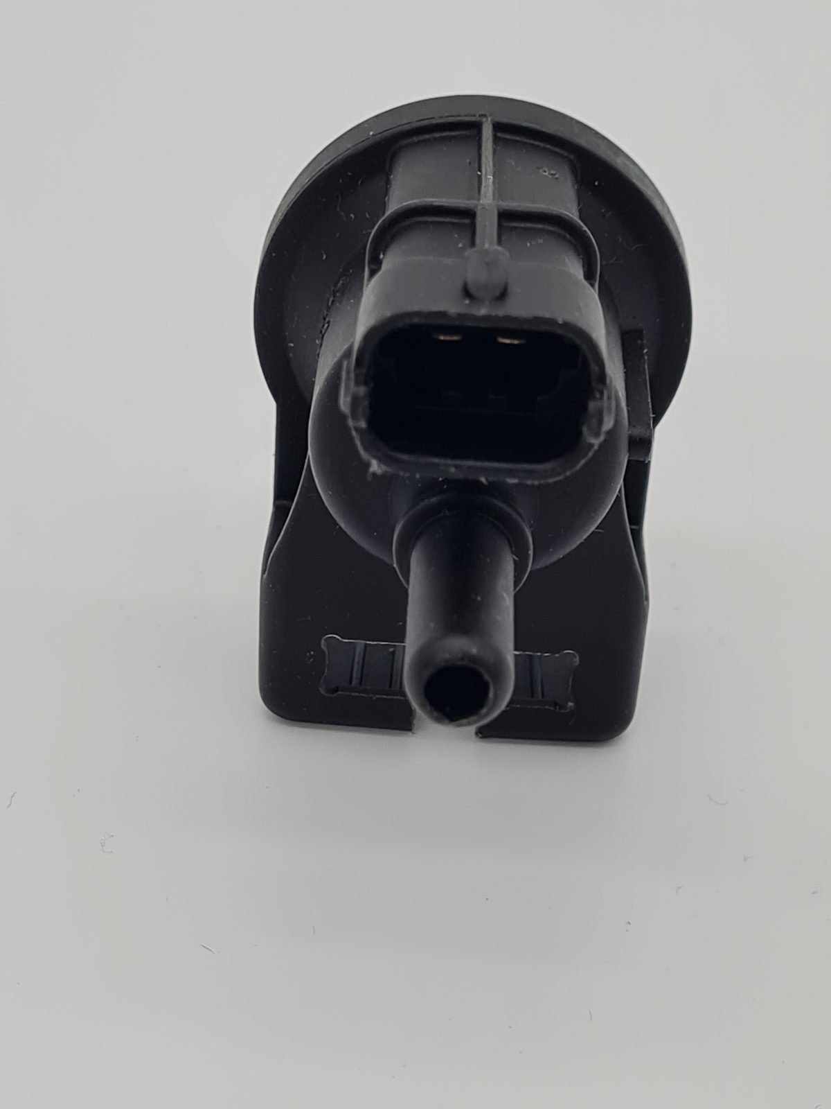 EVAP canister purge solenoid valve — photograph 3