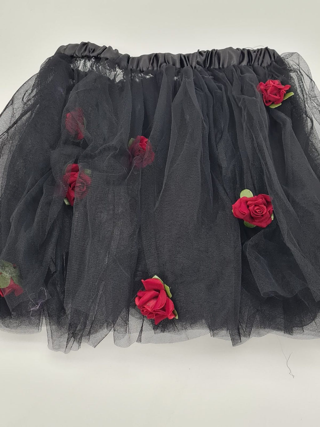 Black tutu skirt with matching headband. — photograph 3