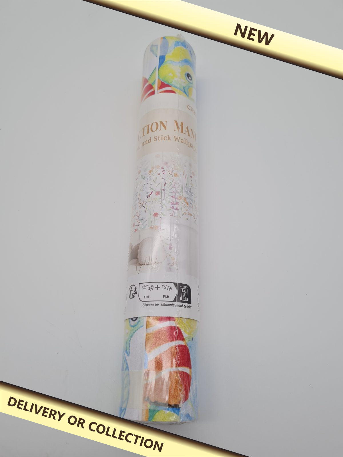 CRE8TIVE Peel-and-Stick Wallpaper — photograph 1 — New; auction delivery information shown on image