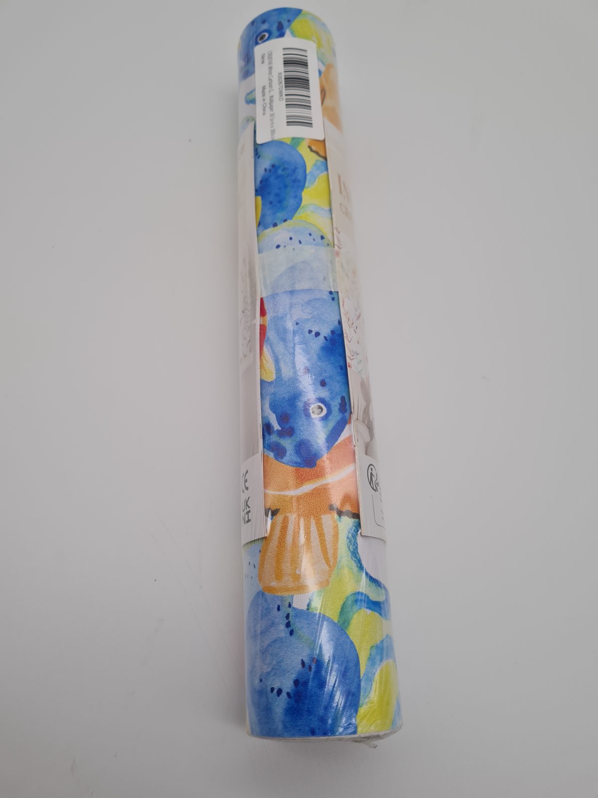 CRE8TIVE Peel-and-Stick Wallpaper — photograph 2