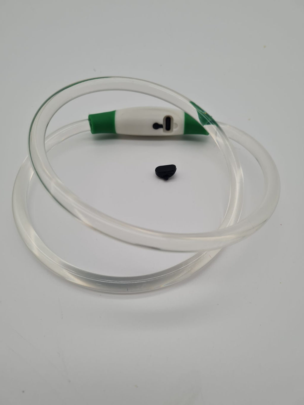 Rechargeable LED pet collar — photograph 3