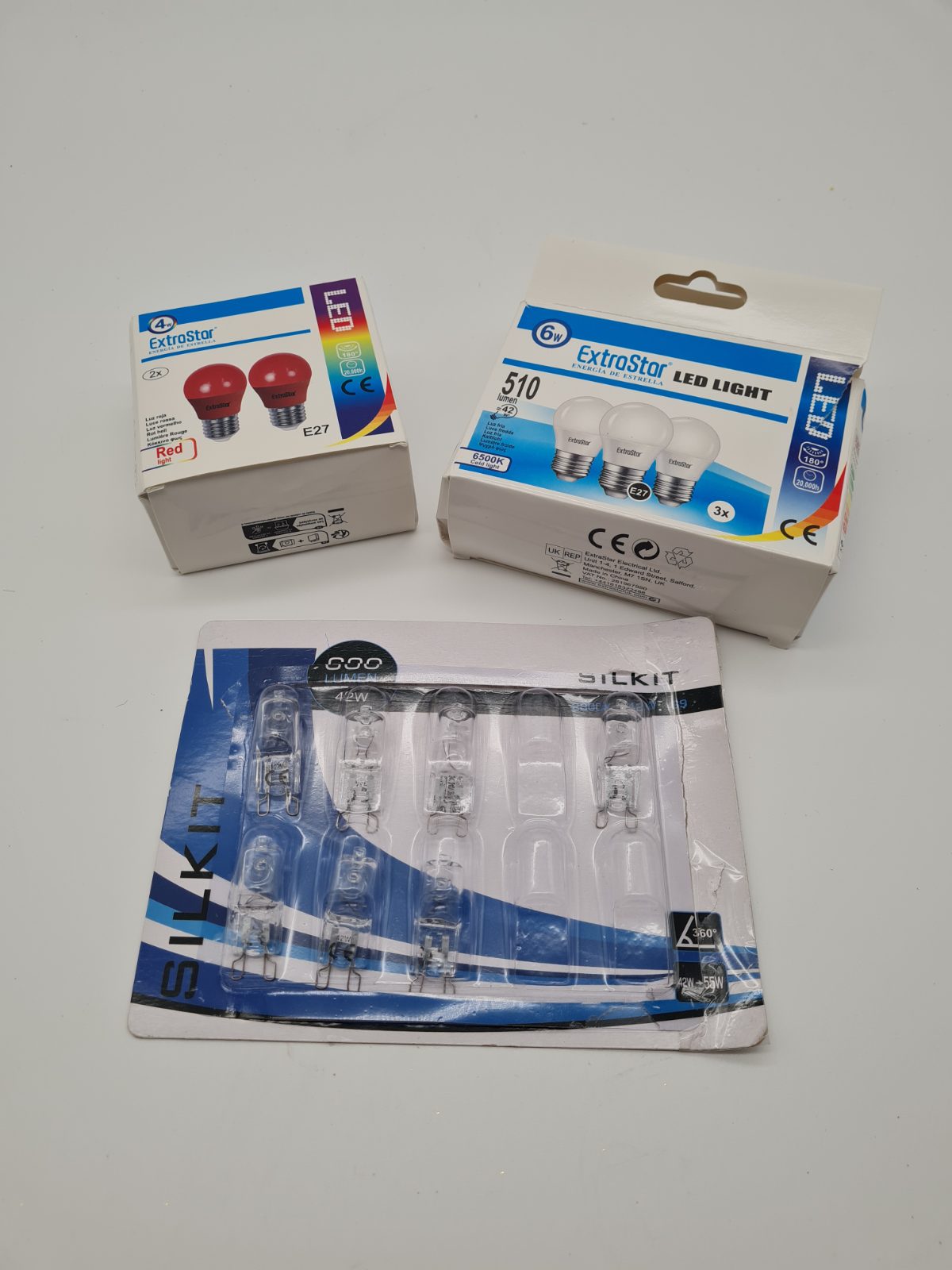 Bundle of different lightbulbs — photograph 2
