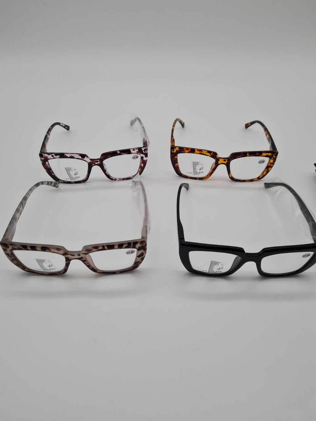 4-Pack Progressive Reading Glasses, Labelled +1.5 — photograph 1