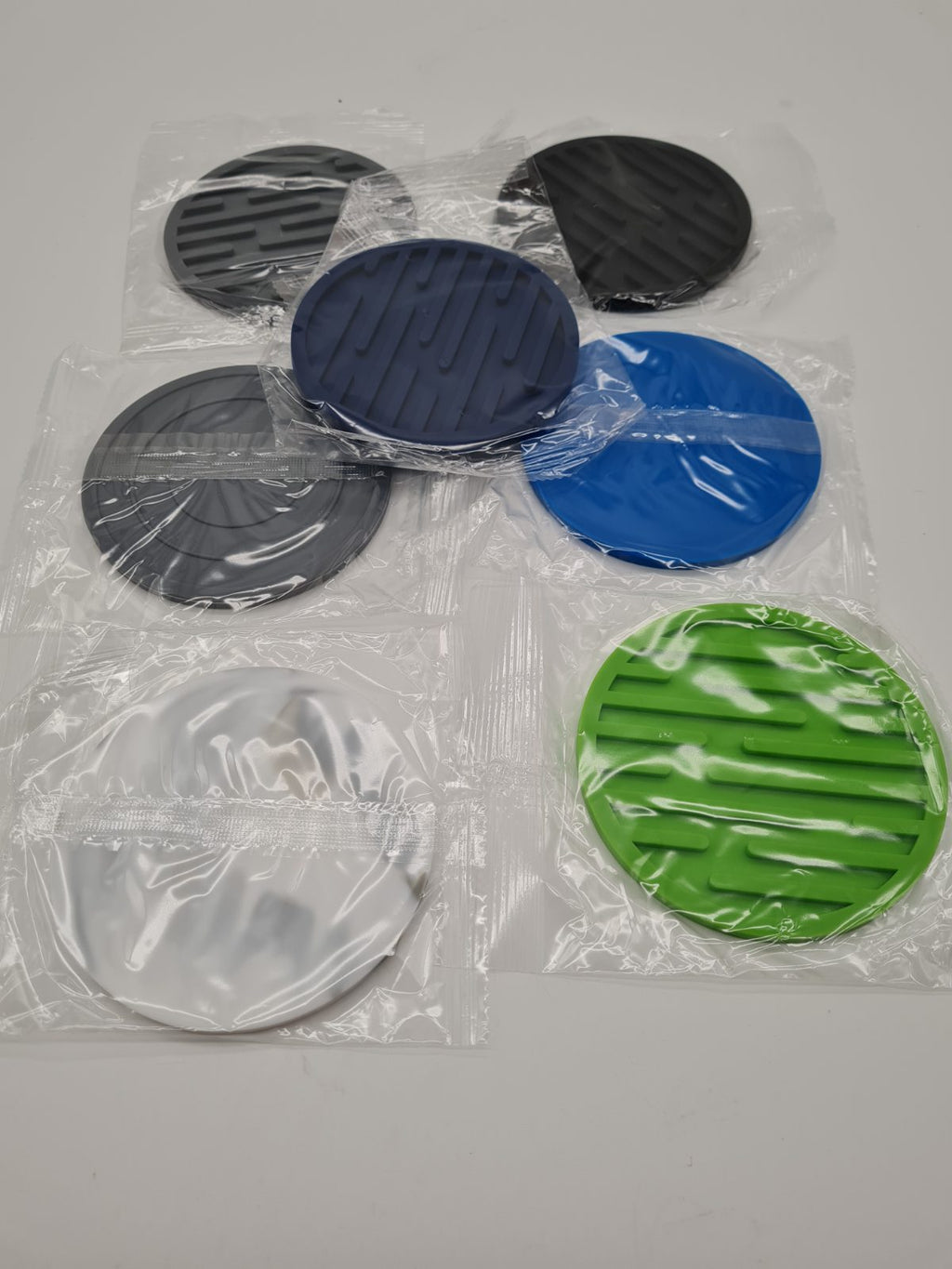 Set of 7 Round Silicone Drinks Coasters — photograph 2