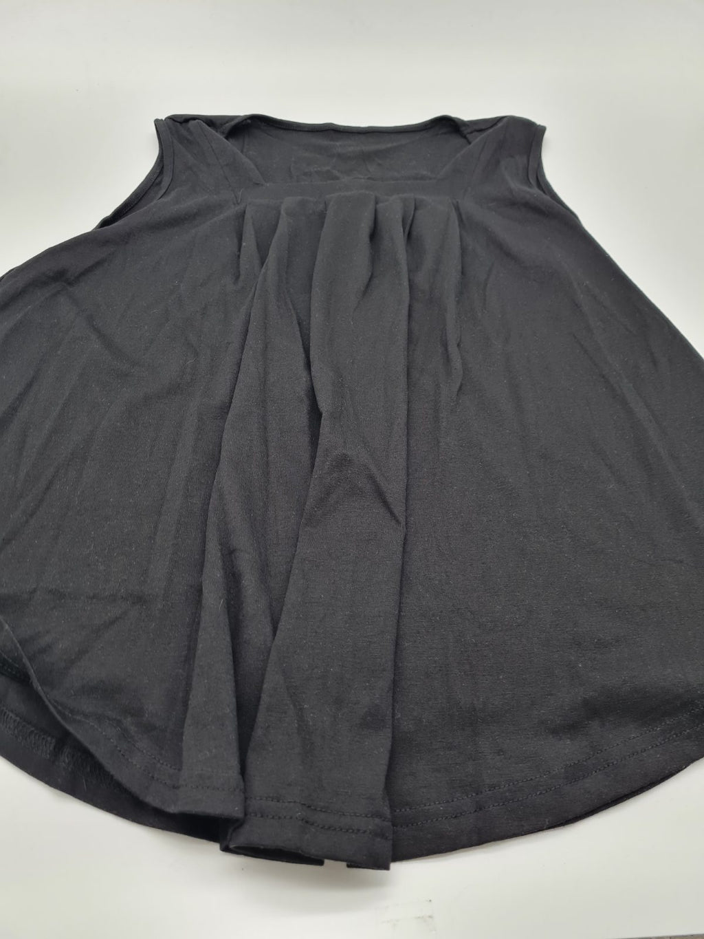 Sleeveless pleated-front top size XL — photograph 1
