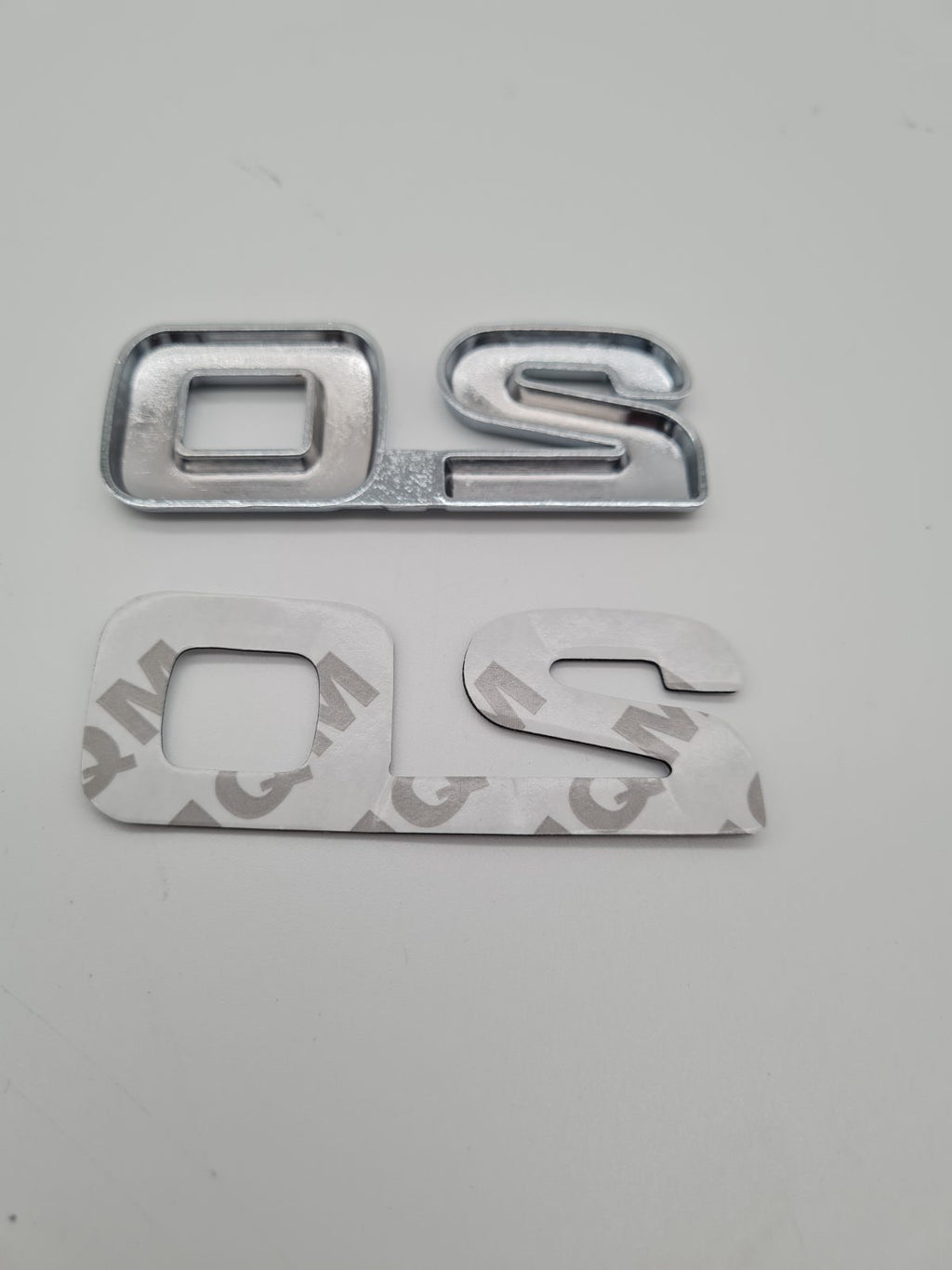 2.0 Car Adhesive Badge Emblem — photograph 2